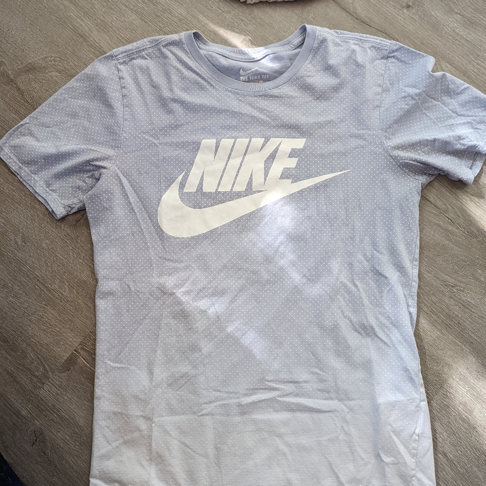 NIKE Women's Small T-shirt